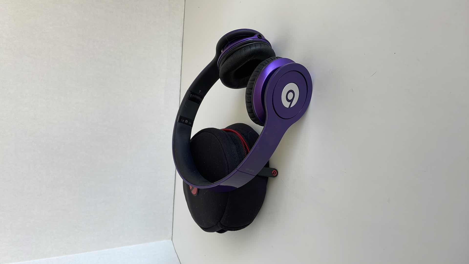 Photo 1 of BEATS SOLO HD ON EAR HEADPHONES BY DR. DRE