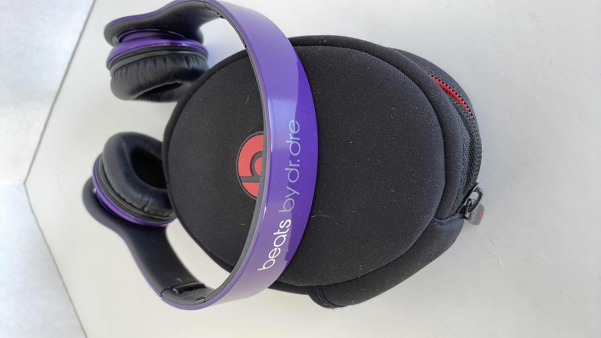 Photo 2 of BEATS SOLO HD ON EAR HEADPHONES BY DR. DRE