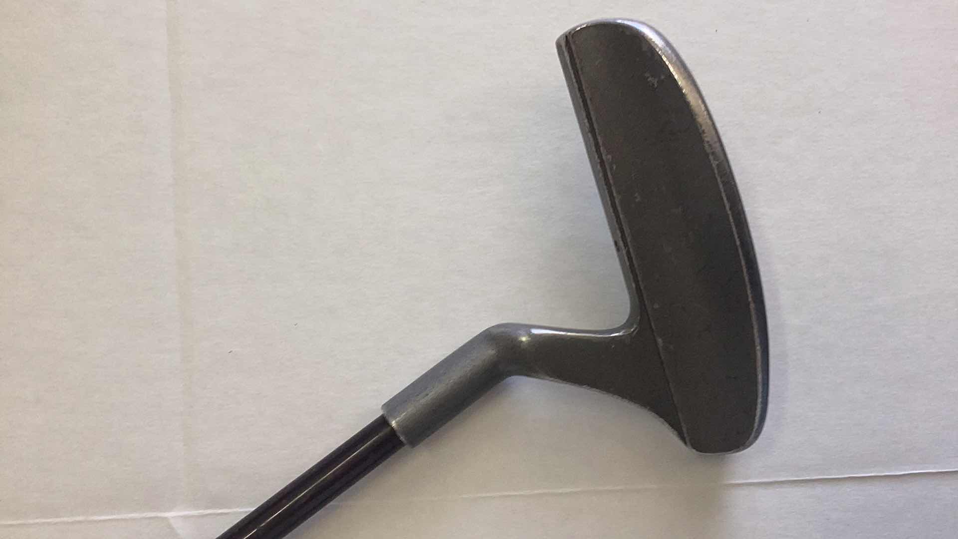 Photo 3 of ALIEN SPORT TUTCH PUTTER