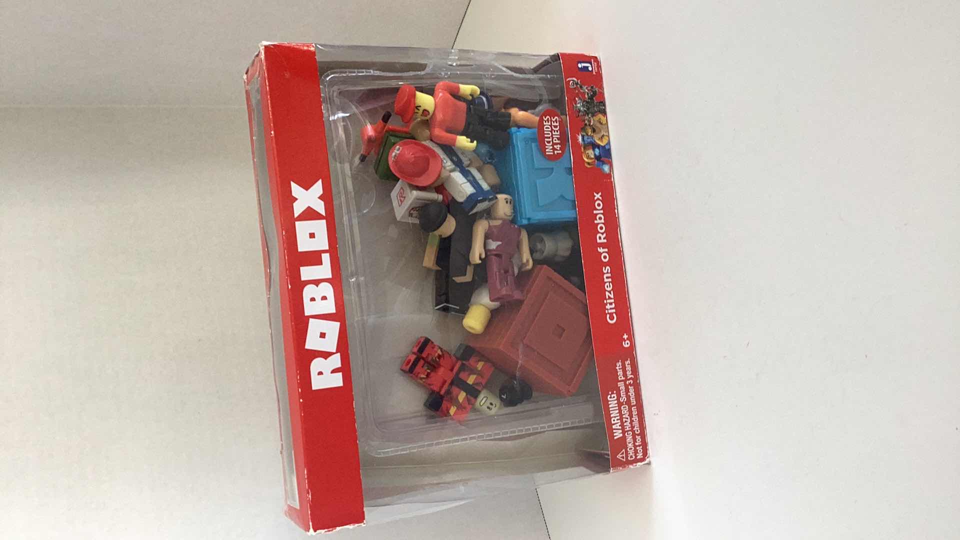 Photo 1 of CITIZENS OF ROBLOX FIGURES