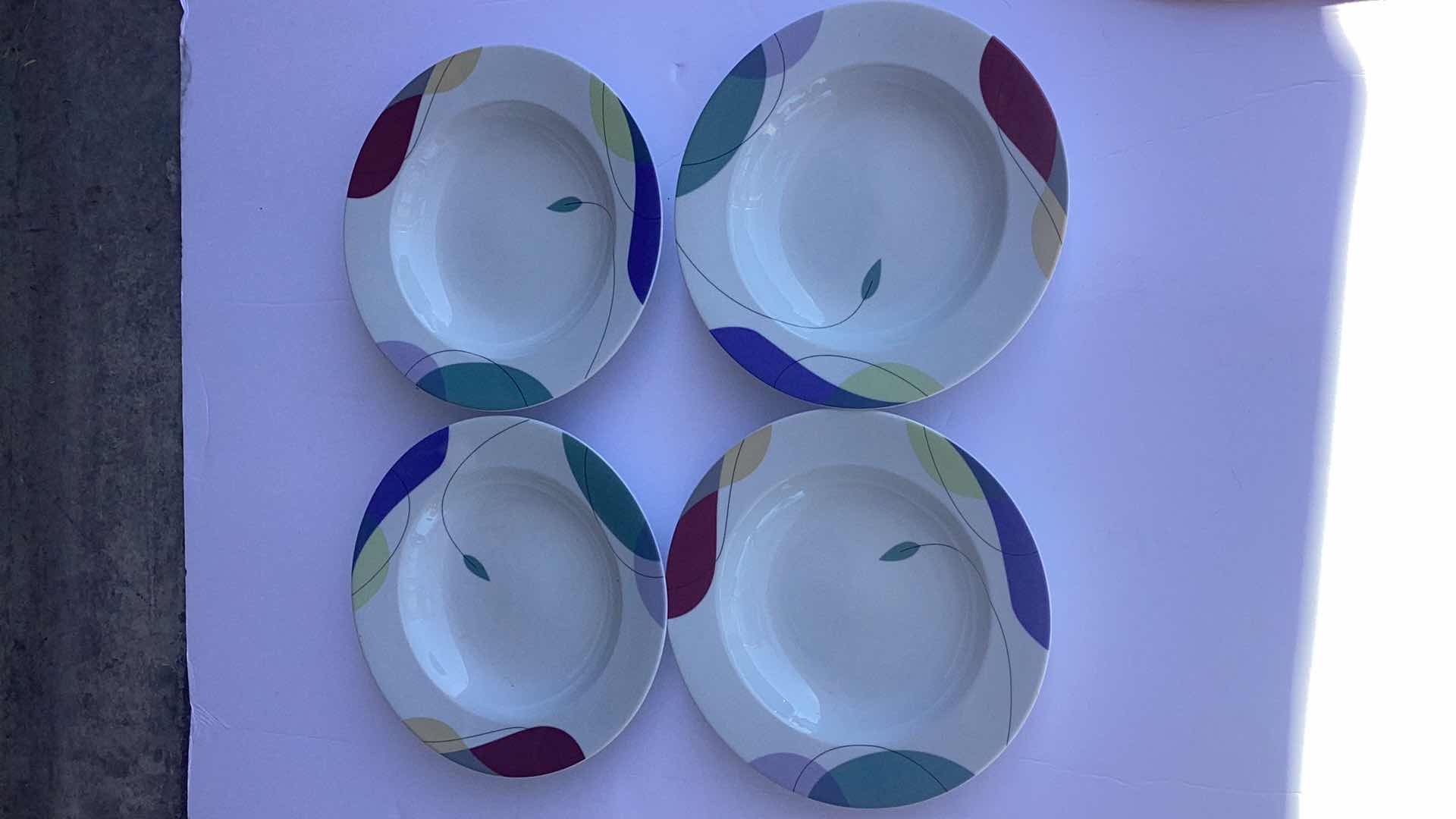 Photo 1 of MIKASA FINE CHINA SL 146/MONDO 4 PIECE BOWL SET