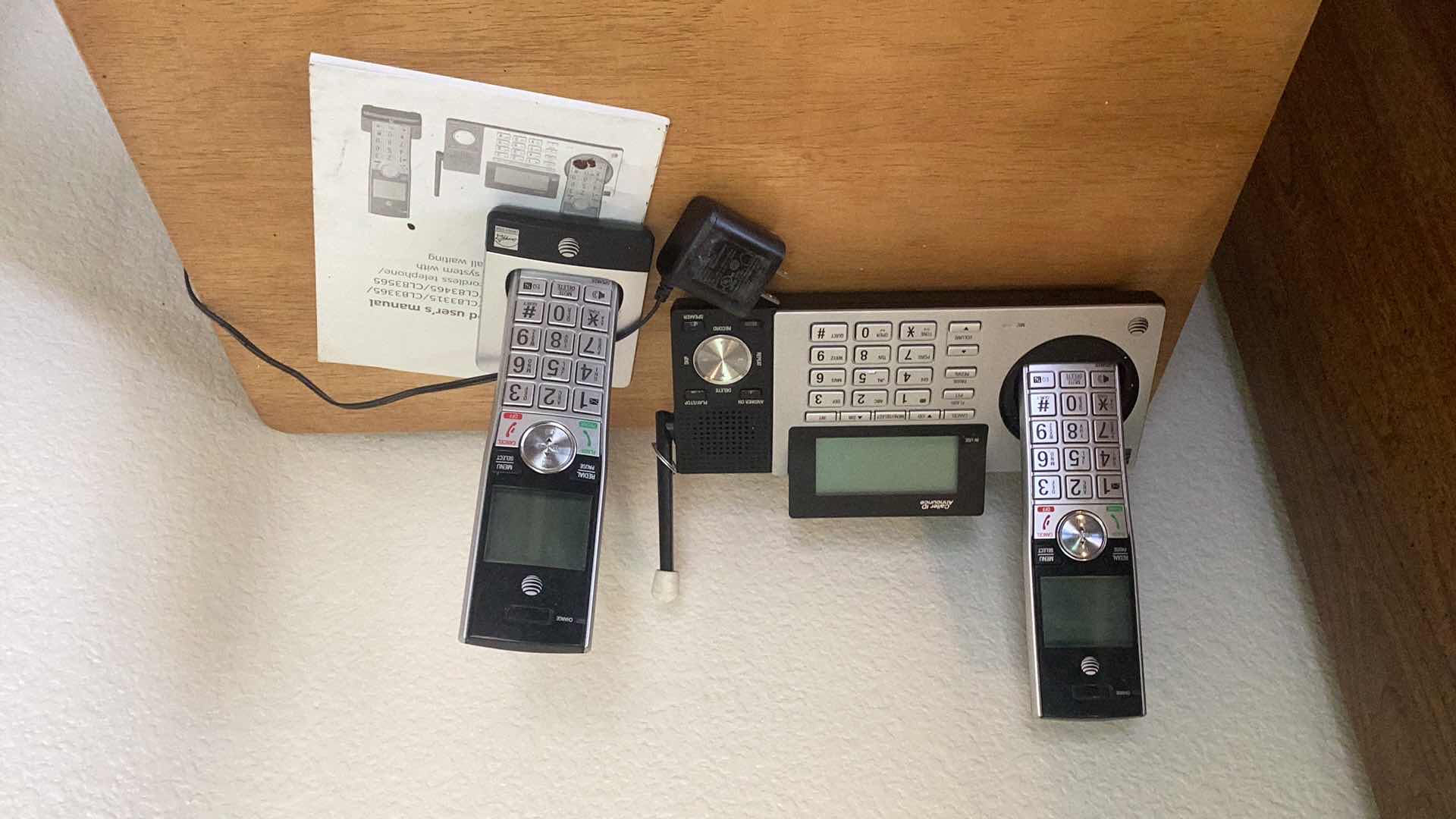 Photo 1 of ATT CORDLESS PHONE SET