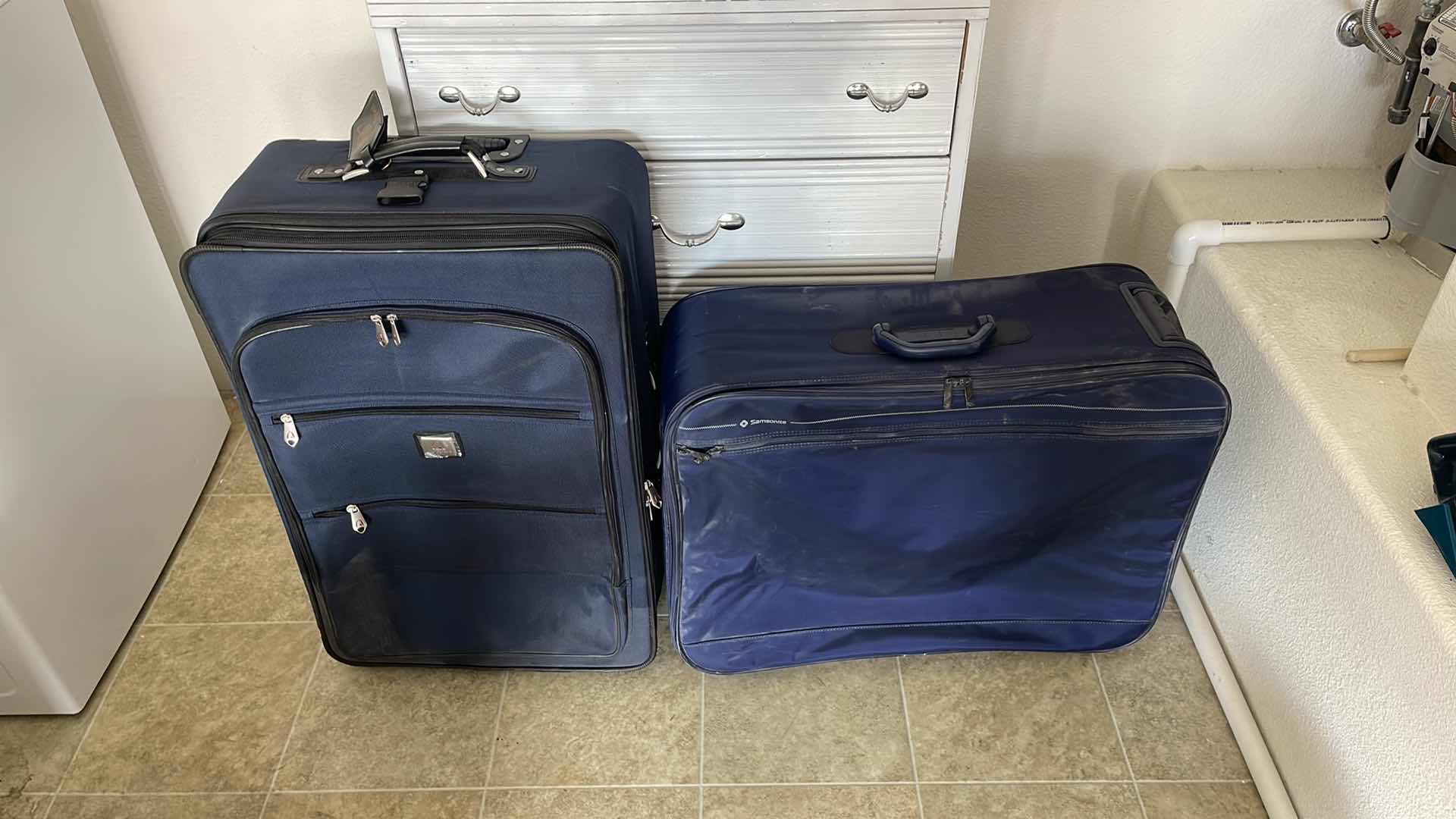 Photo 1 of 2 PC LUGGAGE SET