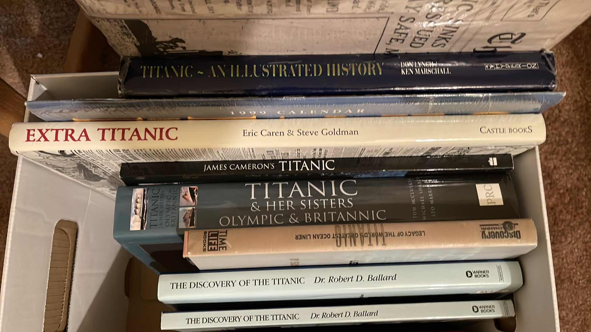 Photo 3 of TITANIC BOOKS