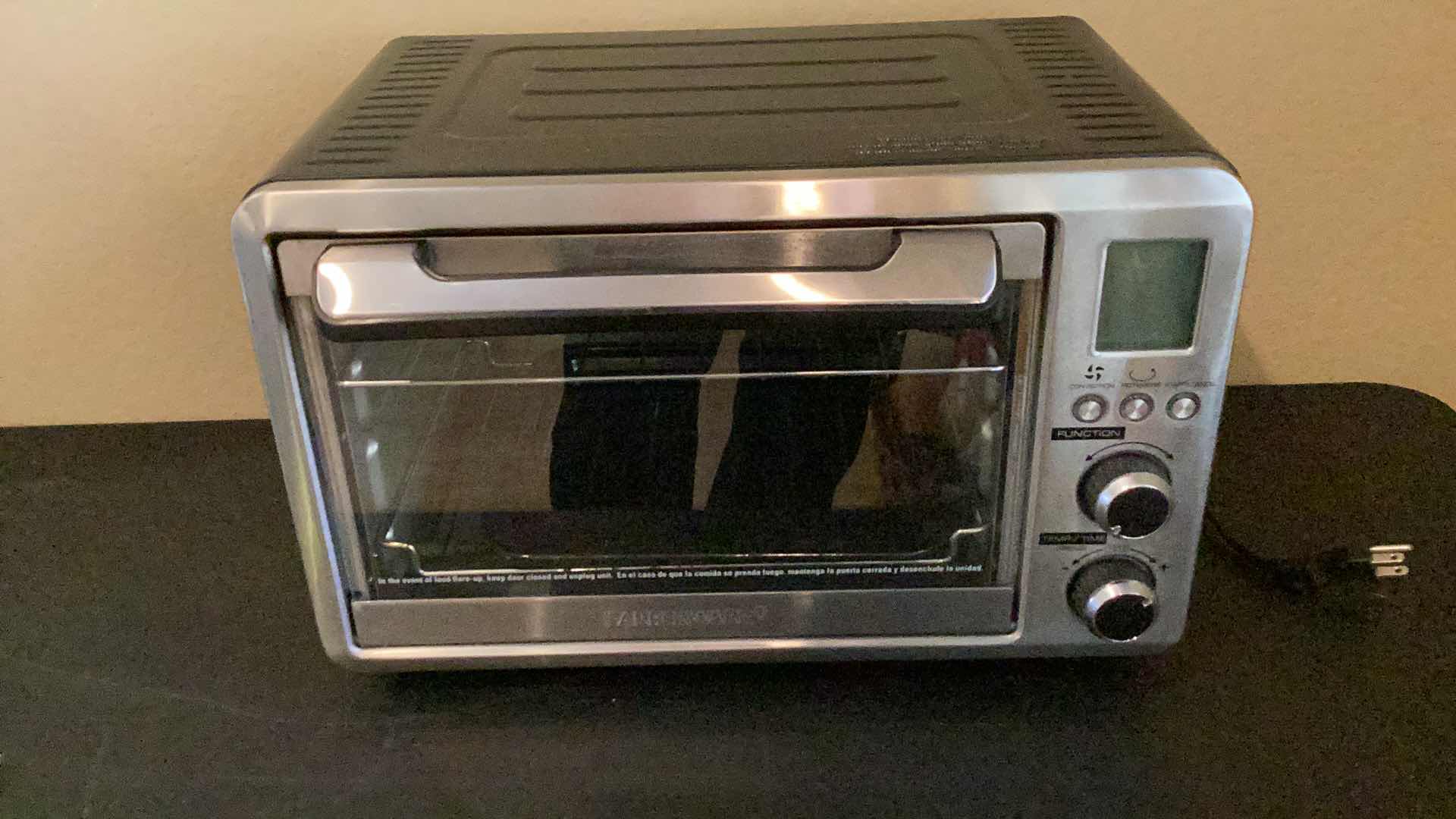 Photo 1 of FARBERWARE ELECTRIC TOASTER OVEN / BROILER / CONVECTION - GREAT CONDITION