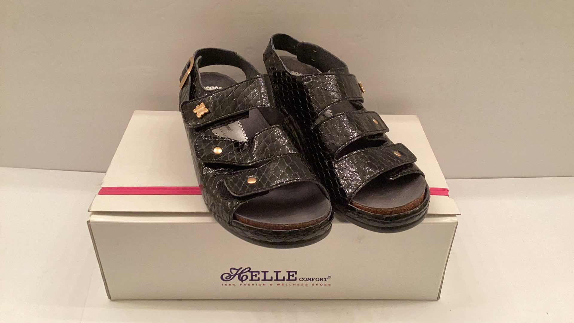 Photo 2 of NIB HELLE COMFORT SHOES BLACK ALIGATOR SIZE 6.5