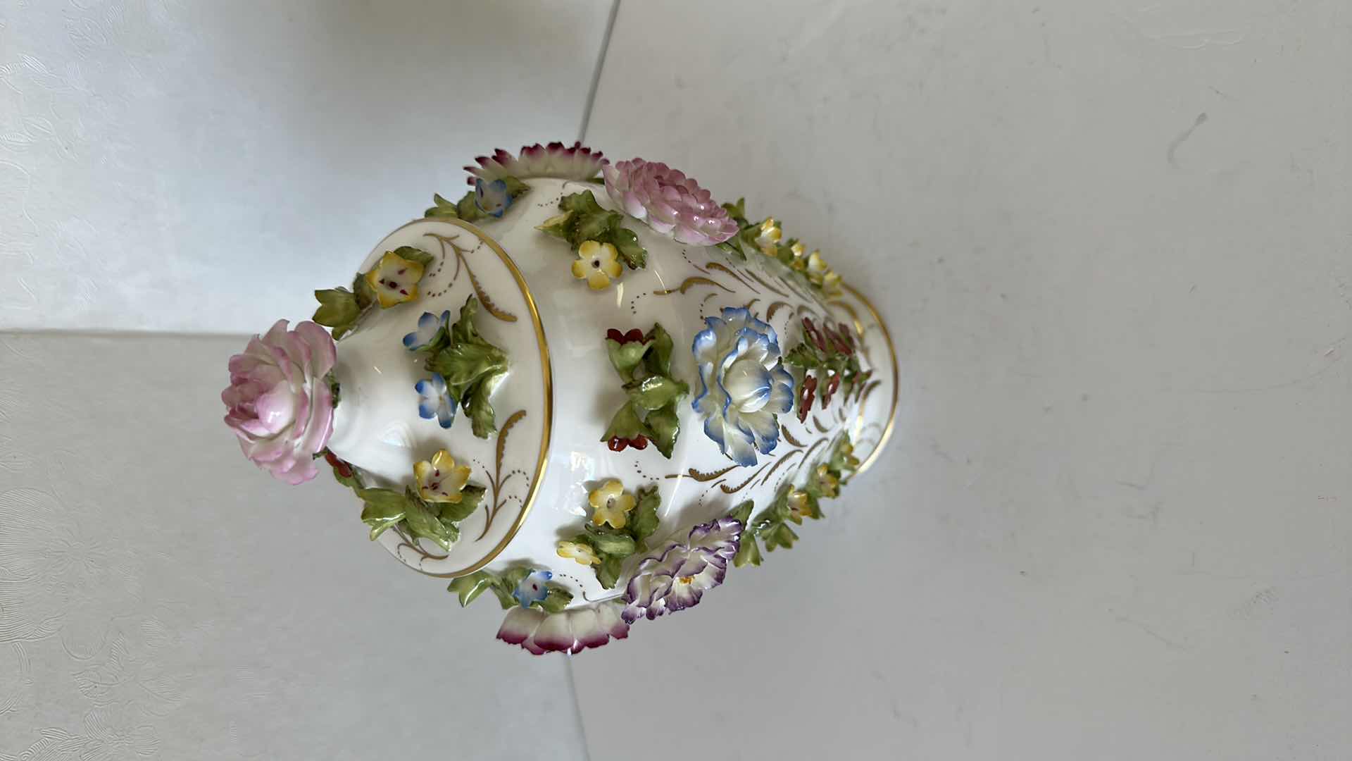 Photo 4 of COALPORT PORCELAIN LIDDED URN W APPLIED HAND-PAINTED FLOWERS AND GILT