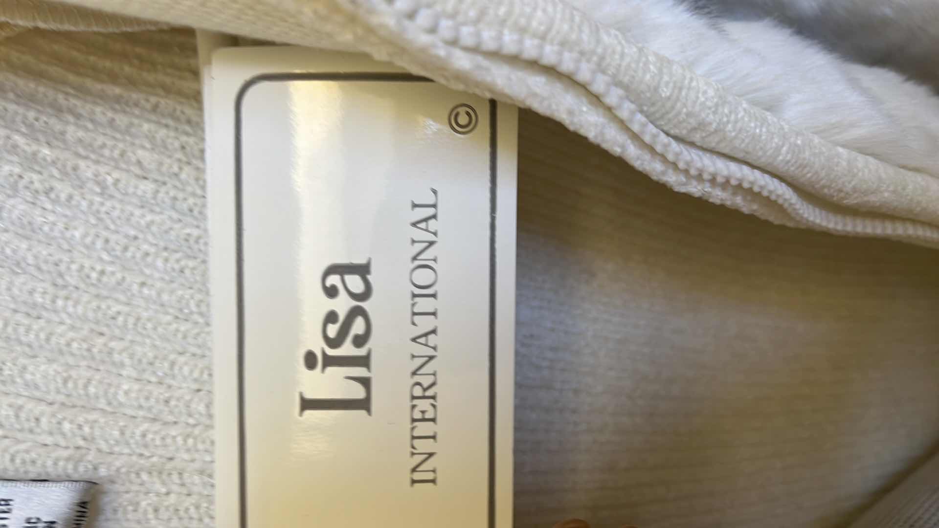 Photo 3 of LISA INTERNATIONAL LADIES IVORY SWEATER (XL)