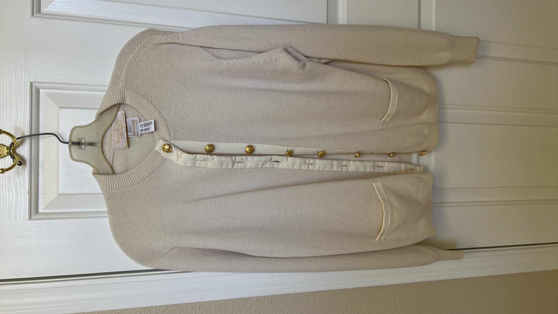 Photo 4 of VINTAGE MURRAY ALLEN 100% OFF WHITE PURE CASHMERE LADIES SWEATER (M-L)