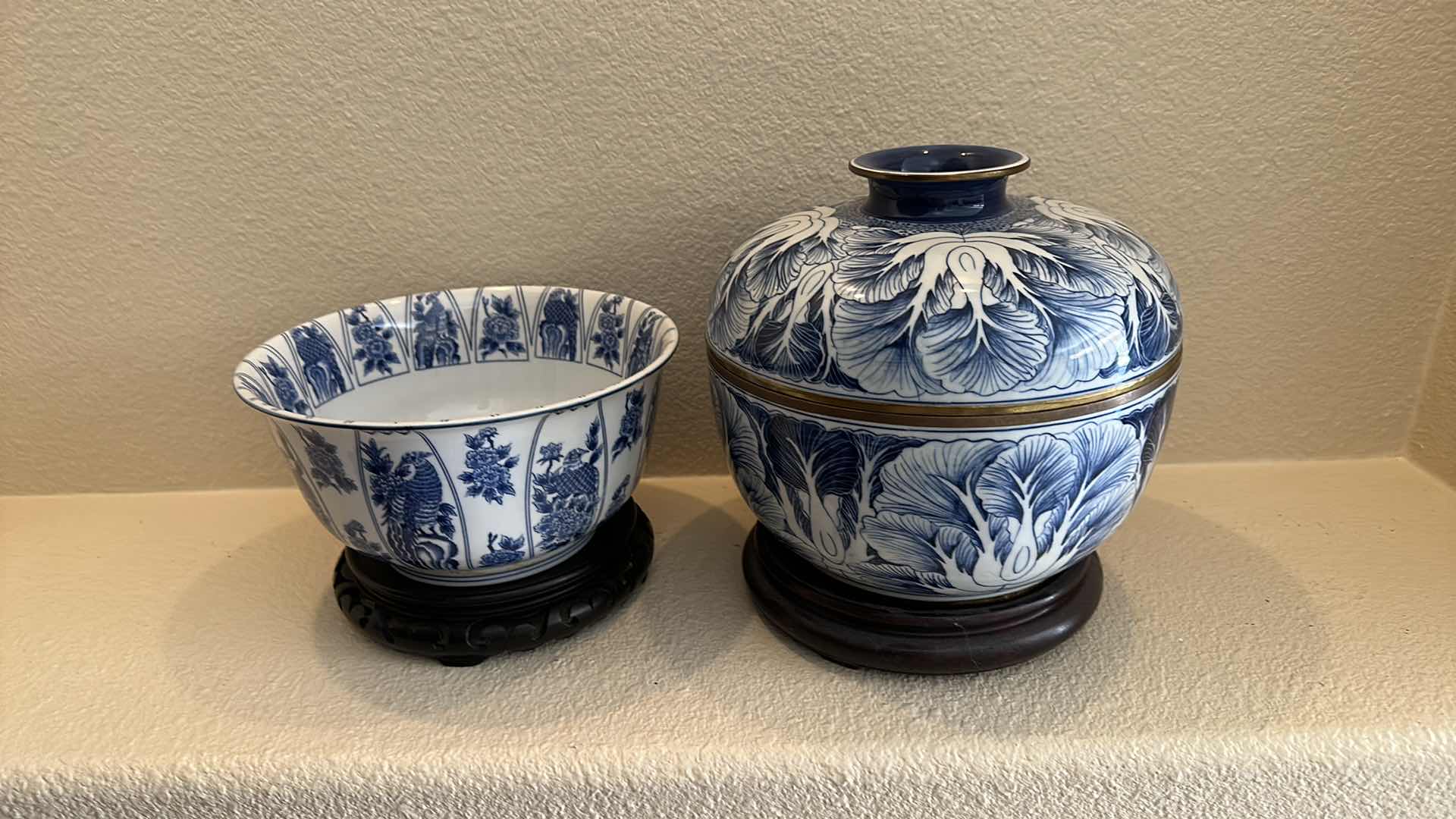 Photo 3 of 2- VINTAGE BLUE & WHITE PORCELAIN LIDDED JAR & BOWL 