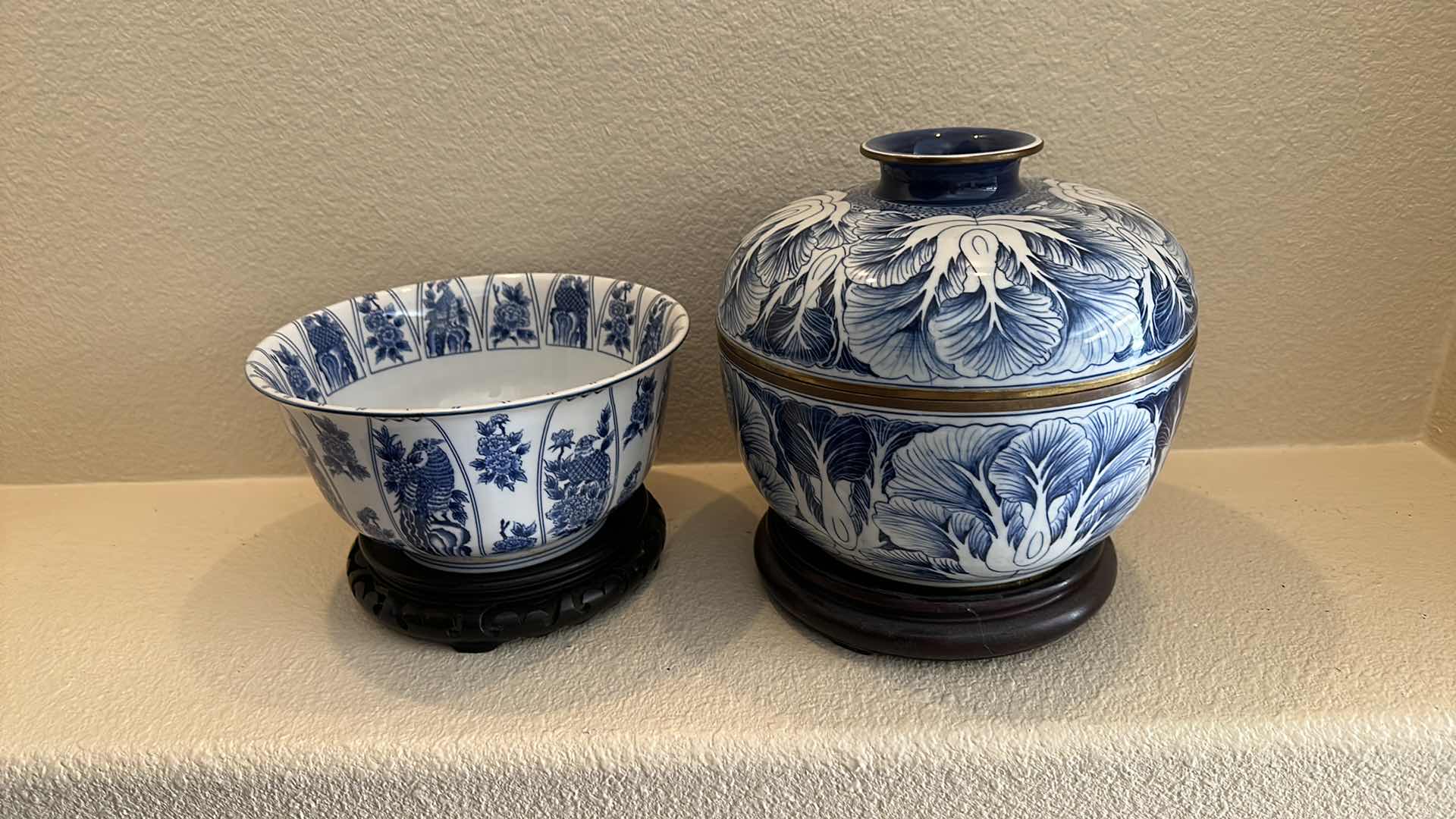 Photo 2 of 2- VINTAGE BLUE & WHITE PORCELAIN LIDDED JAR & BOWL 