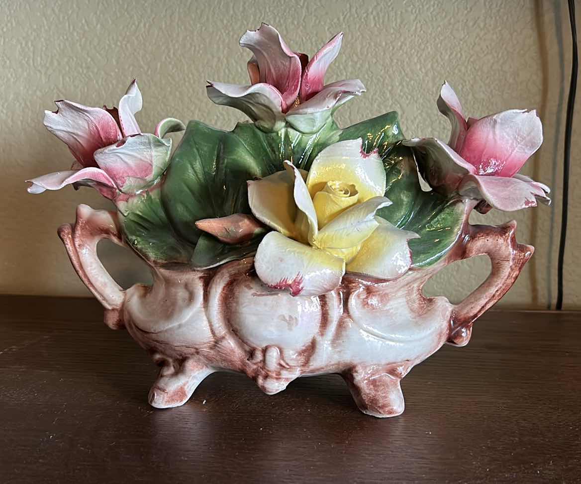 Photo 5 of  CAPODIMONTE LARGE ROSE CENTERPIECE H8.5”