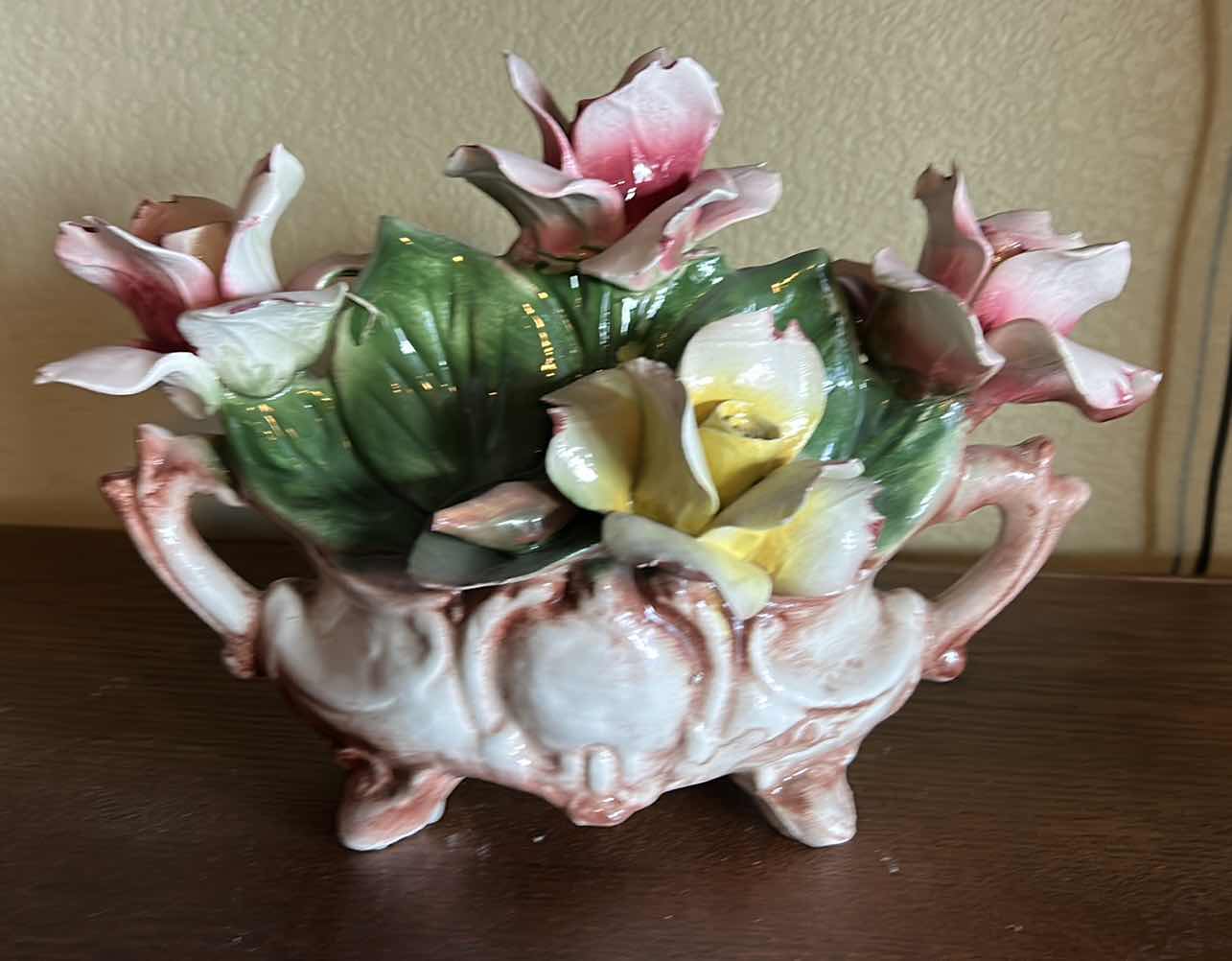 Photo 3 of  CAPODIMONTE LARGE ROSE CENTERPIECE H8.5”