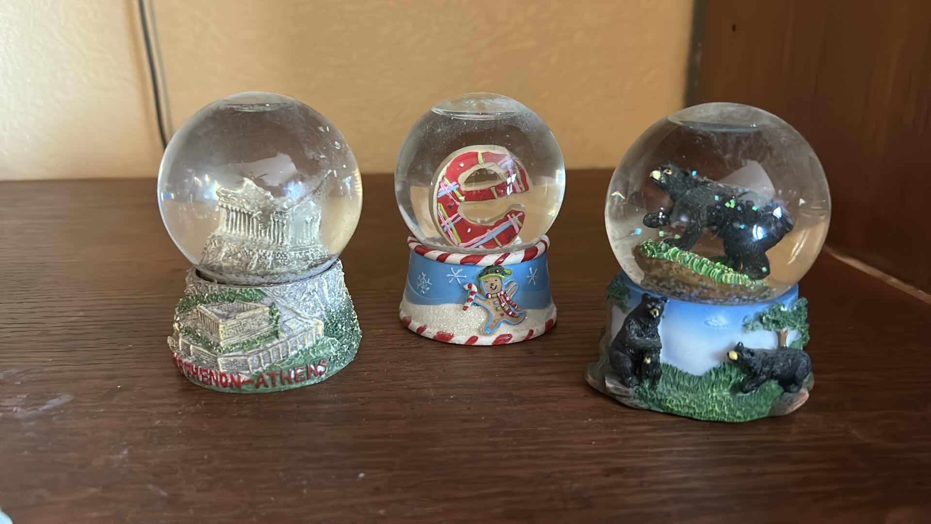 Photo 6 of ASSORTMENT OF SMALL SNOW GLOBES