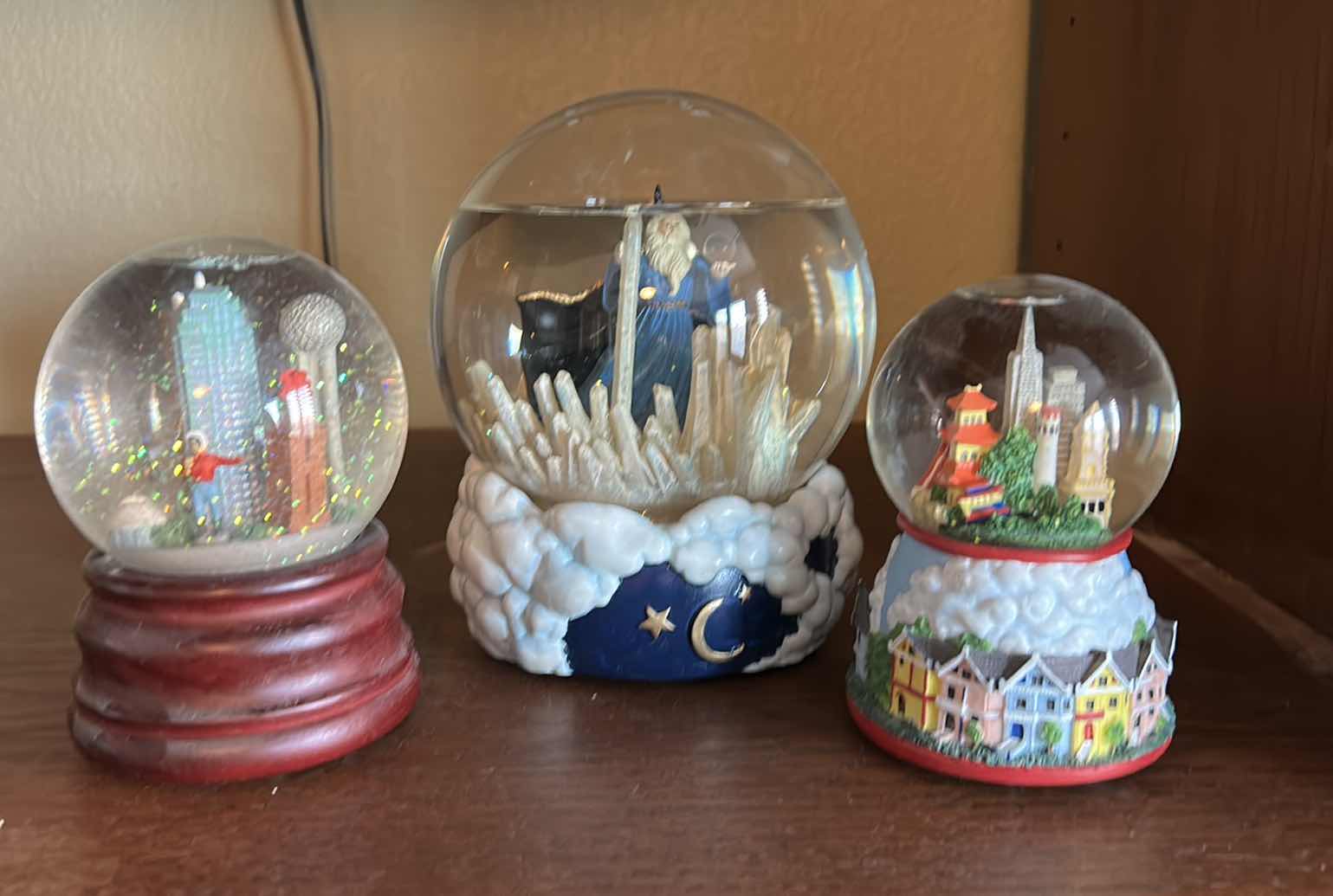 Photo 5 of 3 MUSIC BOXES AND SNOW GLOBES