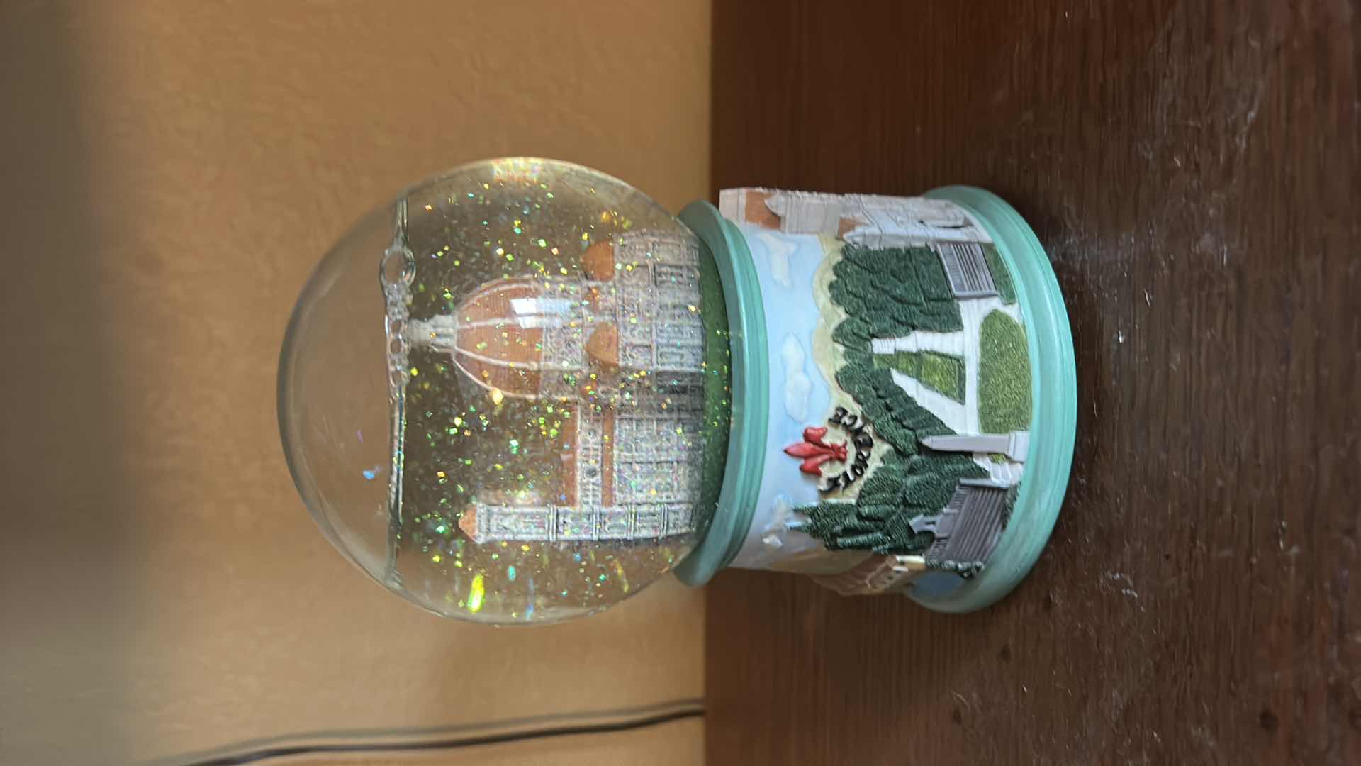 Photo 4 of 2 MUSICAL SNOW GLOBES