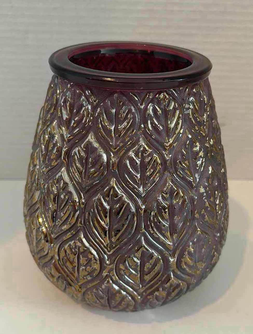 Photo 1 of NEW SCENTSY “OPULENCE” WAX WARMER BASE, WARMER DISH & 40 WATT BULB