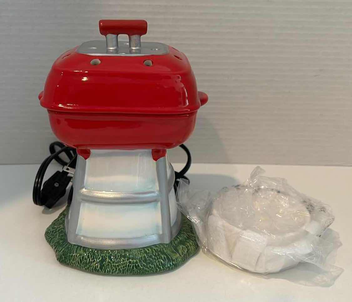 Photo 1 of NEW SCENTSY “THRILL OF THE GRILL” WAX WARMER BASE & WARMER DISH