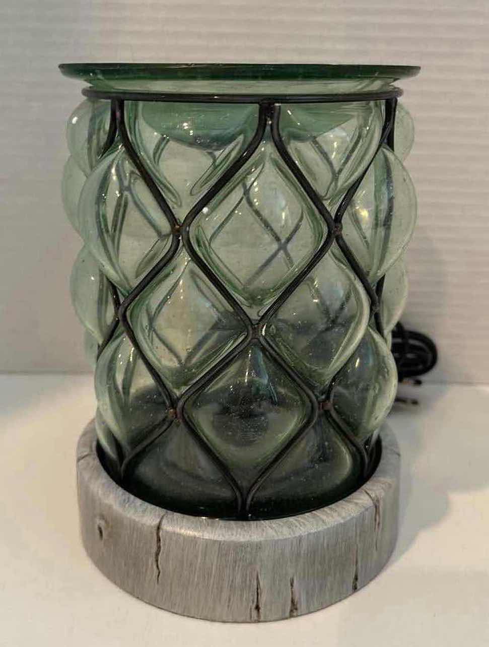 Photo 1 of SCENTSY “COUNTRY LIGHT” WAX WARMER BASE & WARMER DISH (NO BULB)