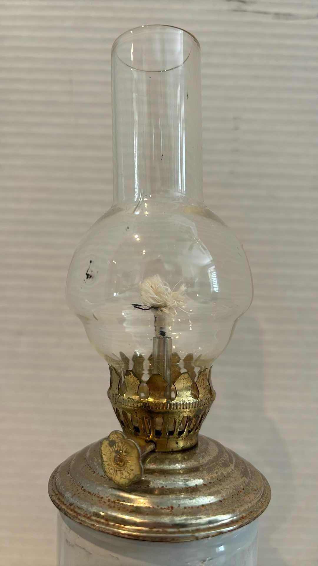 Photo 3 of VINTAGE 10.5” PEPSI-COLA KEROSENE/OIL LAMP