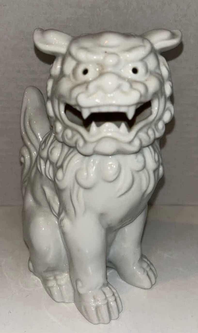 Photo 4 of CERAMIC 7.25” BUDDHA LIGHT-UP HEAD LAMP & VINTAGE FOO DOG TEMPLE LION PORCELAIN STATUE