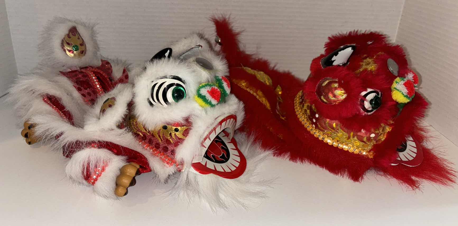 Photo 3 of LUCKY LION MARIONETTE LION DANCE CHINESE HAND PUPPETS (2)