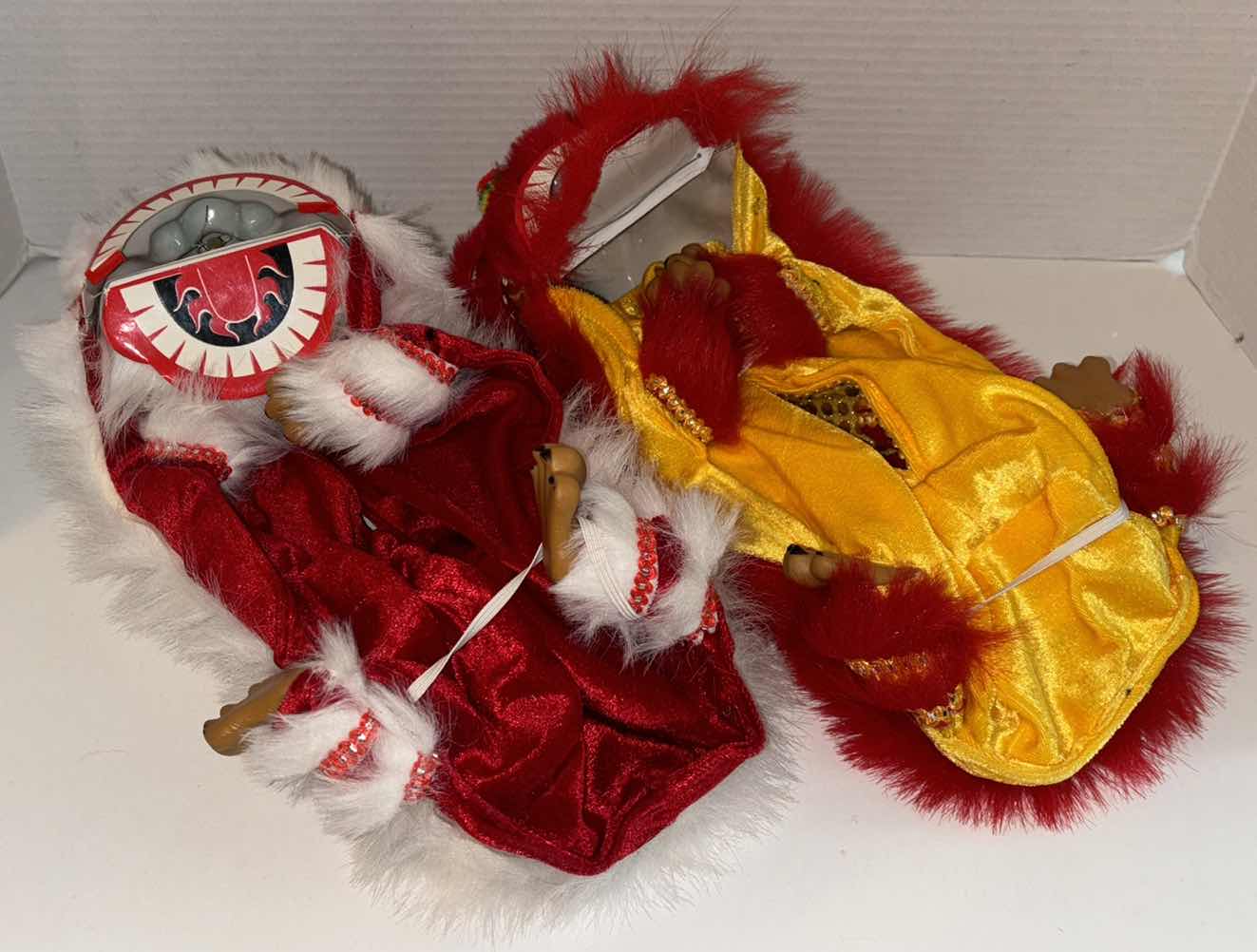 Photo 4 of LUCKY LION MARIONETTE LION DANCE CHINESE HAND PUPPETS (2)