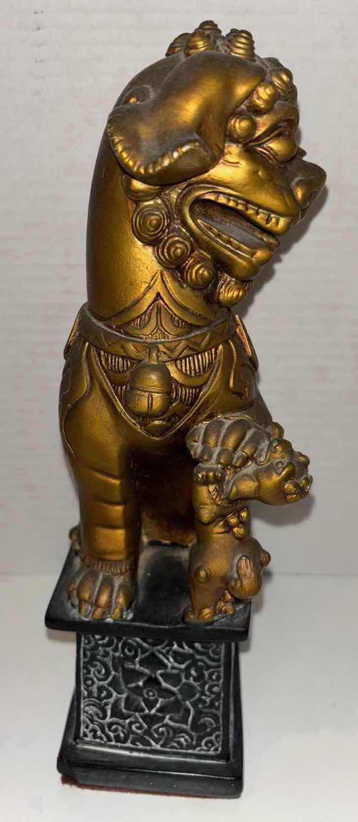 Photo 2 of VINTAGE ABCO HAND-PAINTED MARWAL FOO DOG BOOKEND 1960’S MANTEL DECOR, MOLDED PLASTER