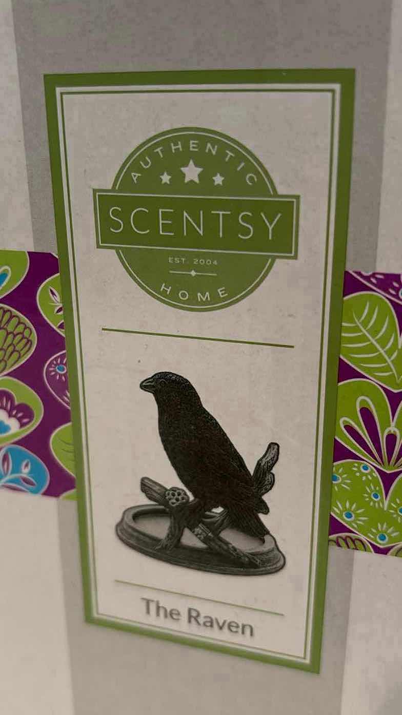 Photo 4 of NEW SCENTSY HOME “THE RAVEN” WRAP