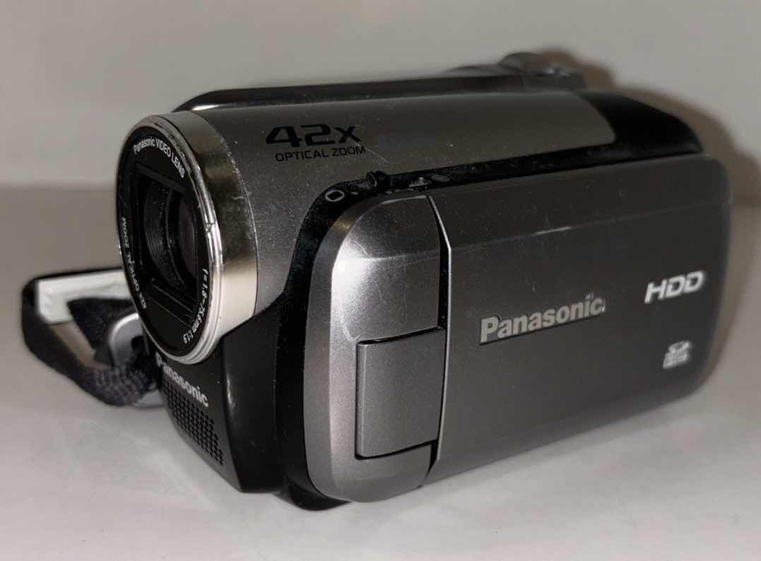 Photo 2 of PANASONIC SD CARD/HARD DISK VIDEO CAMERA, 42X OPTICAL ZOOM 2.7” VIEW (MODEL SDR-H40P)