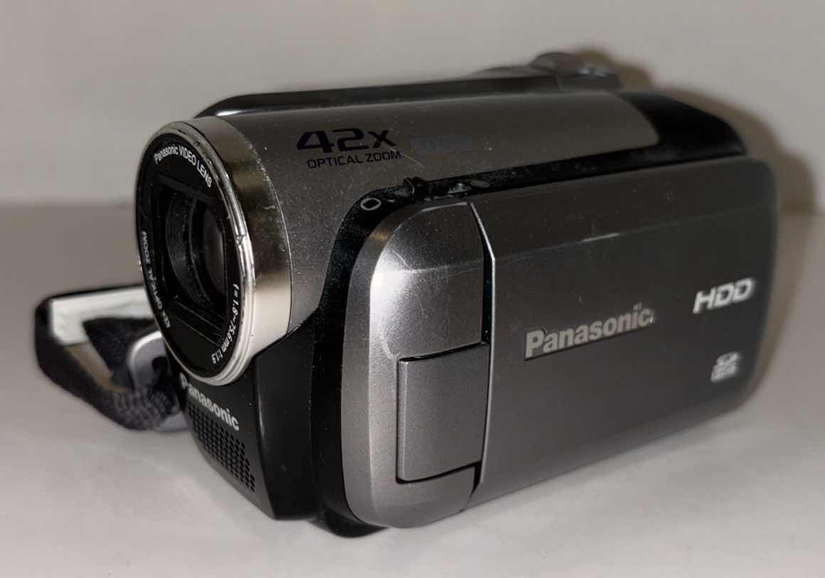 Photo 1 of PANASONIC SD CARD/HARD DISK VIDEO CAMERA, 42X OPTICAL ZOOM 2.7” VIEW (MODEL SDR-H40P)