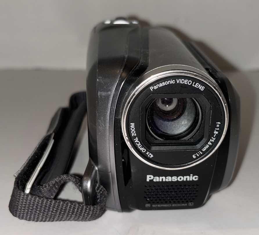 Photo 3 of PANASONIC SD CARD/HARD DISK VIDEO CAMERA, 42X OPTICAL ZOOM 2.7” VIEW (MODEL SDR-H40P)