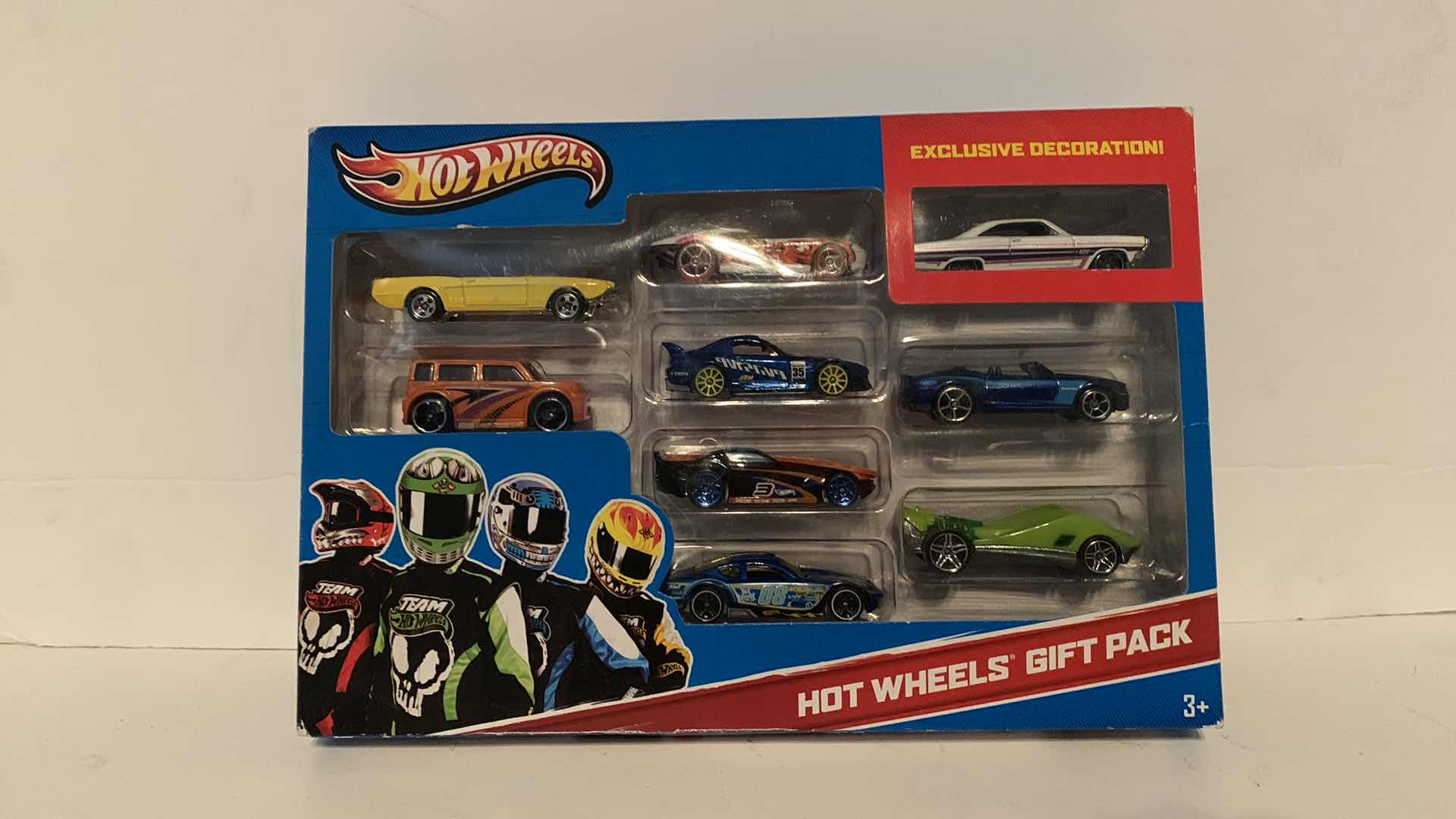 Photo 1 of HOT WHEELS GIFT PACK OF NINE CARS
