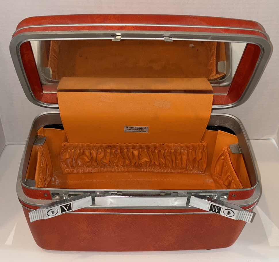 Photo 2 of VINTAGE SAMSONITE SILHOUETTE HARD COSMETIC TRAVELING CASE 8” x 15” H9.5”