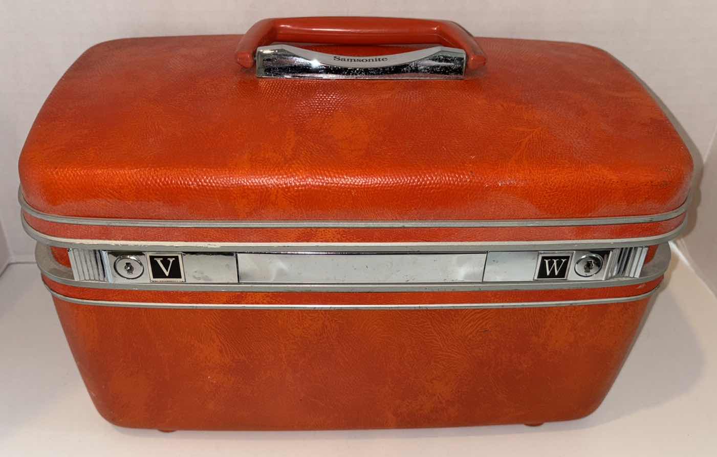 Photo 1 of VINTAGE SAMSONITE SILHOUETTE HARD COSMETIC TRAVELING CASE 8” x 15” H9.5”