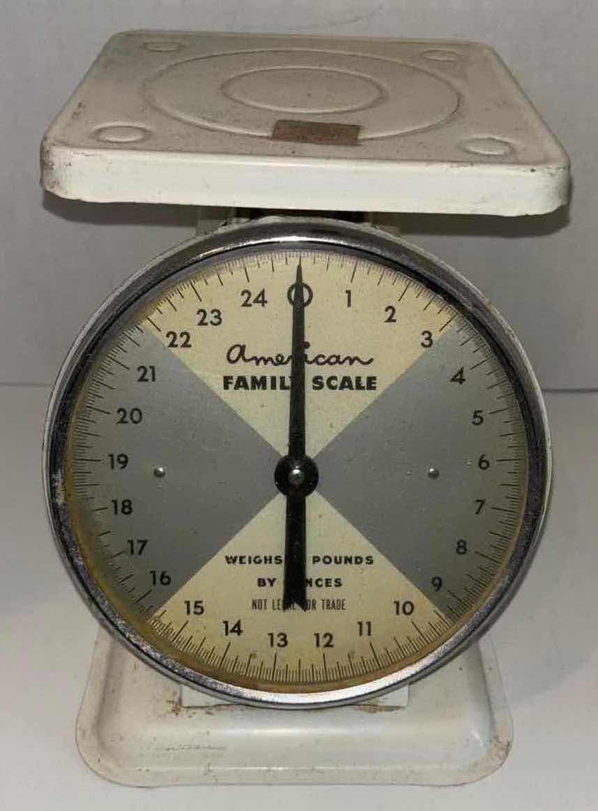 Photo 1 of VINTAGE AMERICAN FAMILY SCALE 8.25” X 6.5” H8”