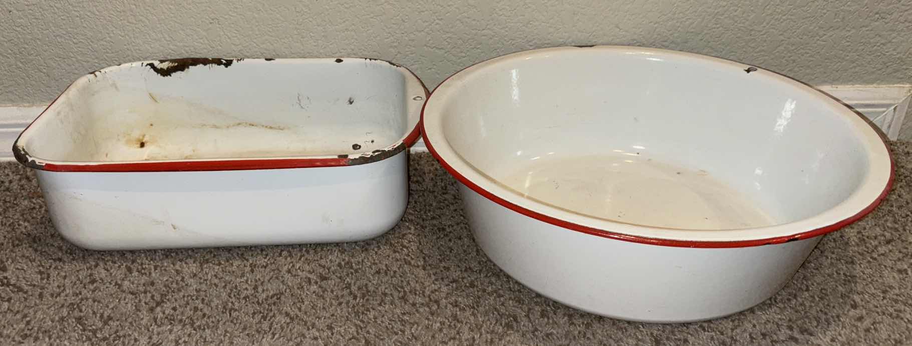 Photo 3 of VINTAGE 7 PC RED/WHITE ENAMEL COOKWARE