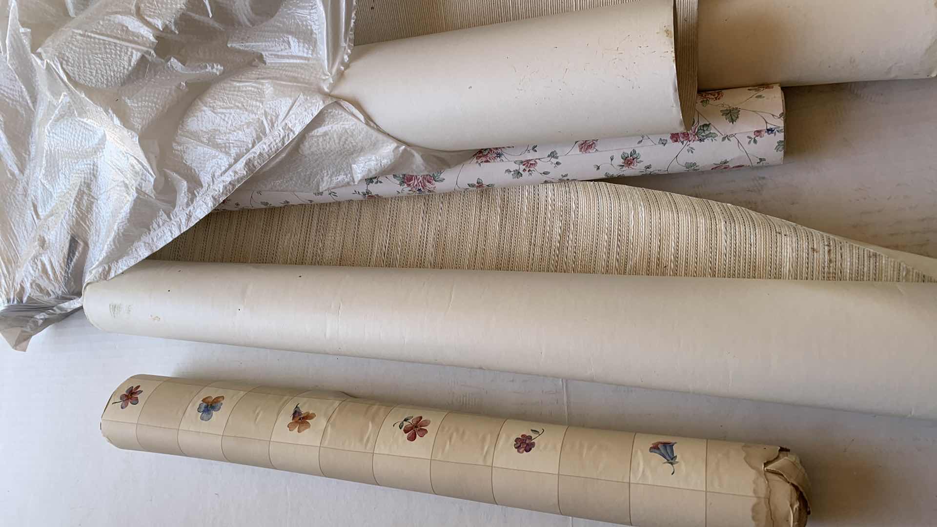 Photo 1 of LOT OF WALLPAPER ROLLS