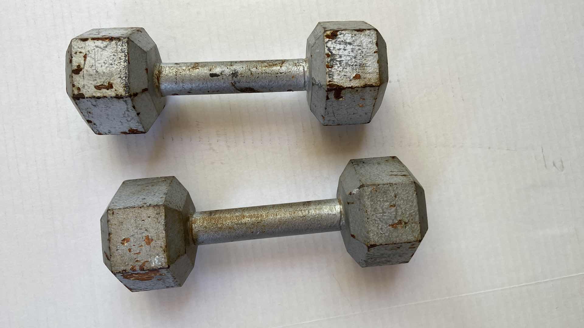 Photo 2 of PAIR OF DUMBBELLS 10 POUNDS 