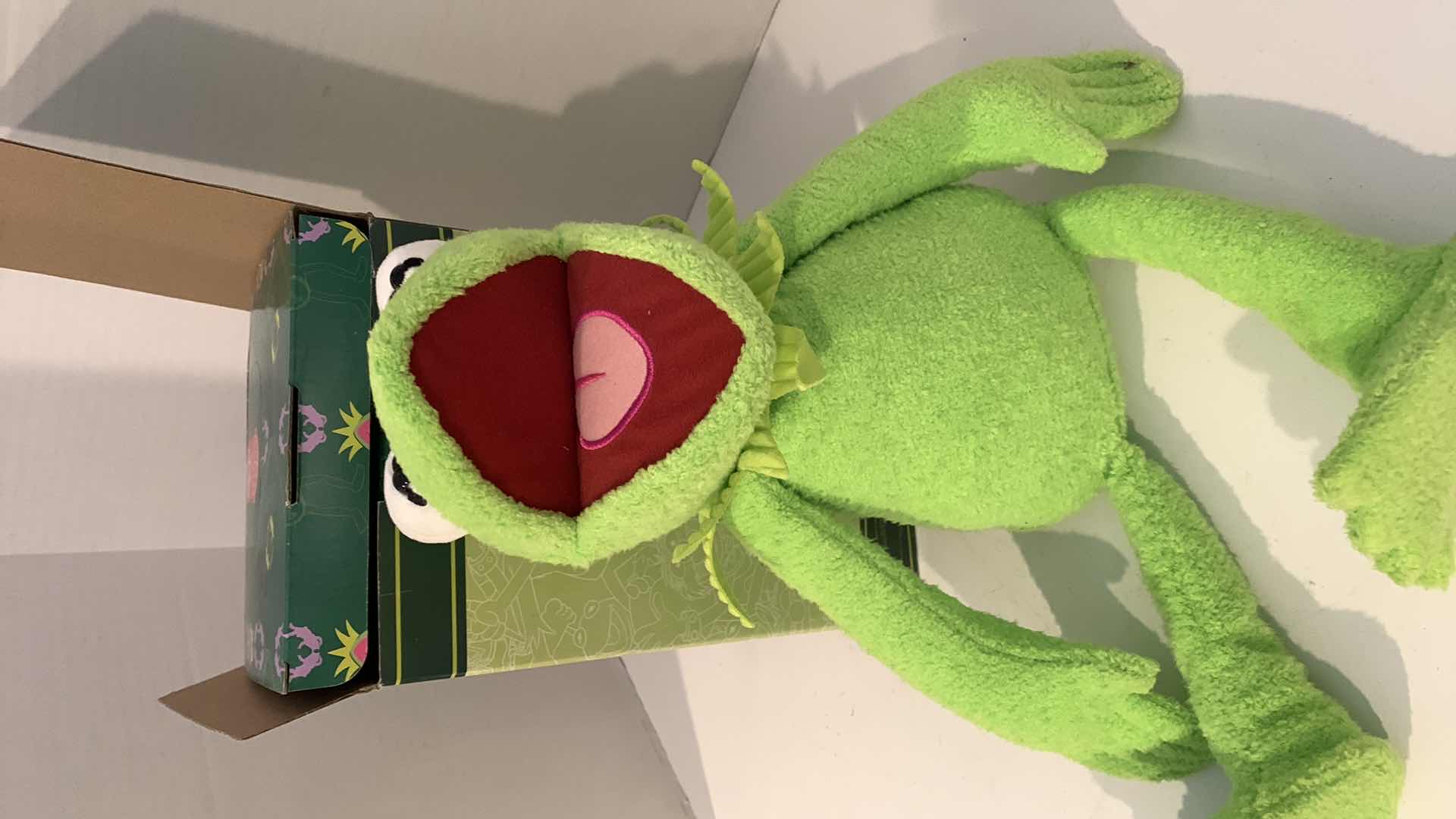 Photo 3 of SCENTSY KERMIT THE FROG WAX WARMER