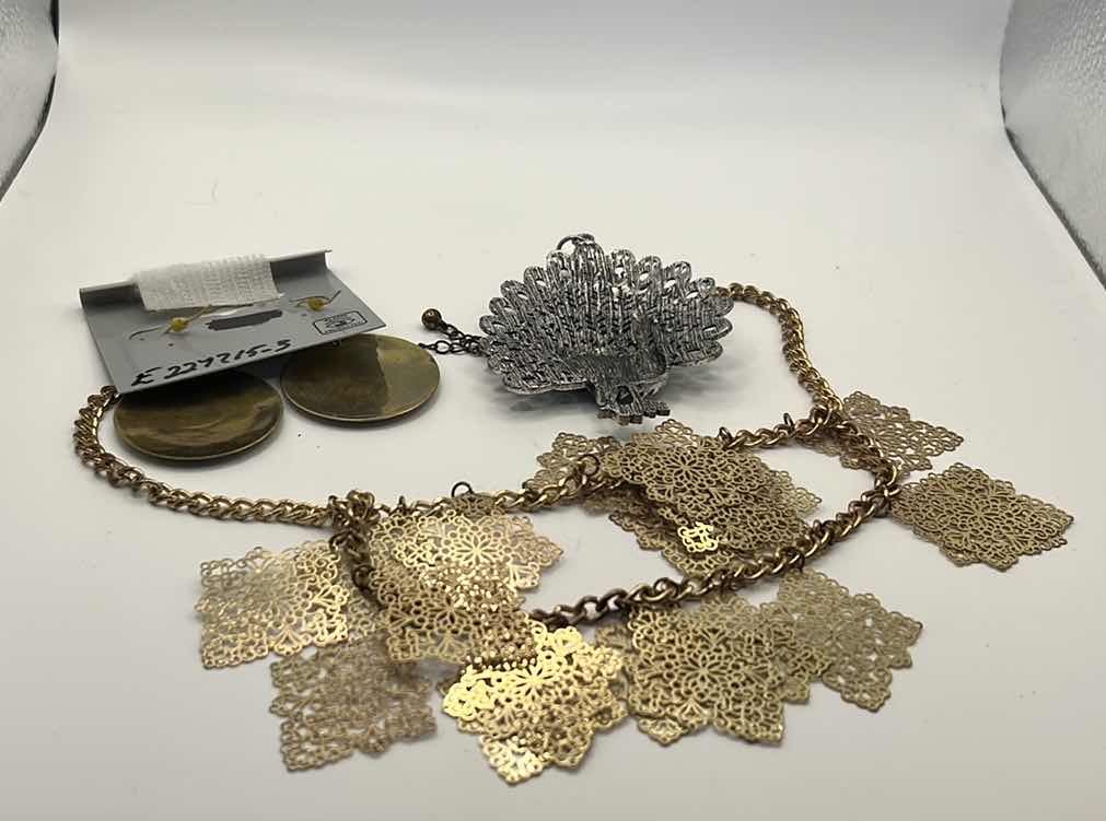 Photo 2 of COSTUME JEWELRY LOT