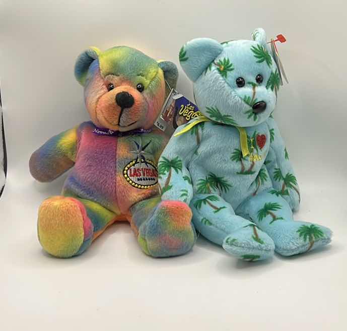 Photo 1 of NINTH ISLAND BEAR GROUP - TY BEANIE BABY HAWAII & LAS VEGAS BEAR