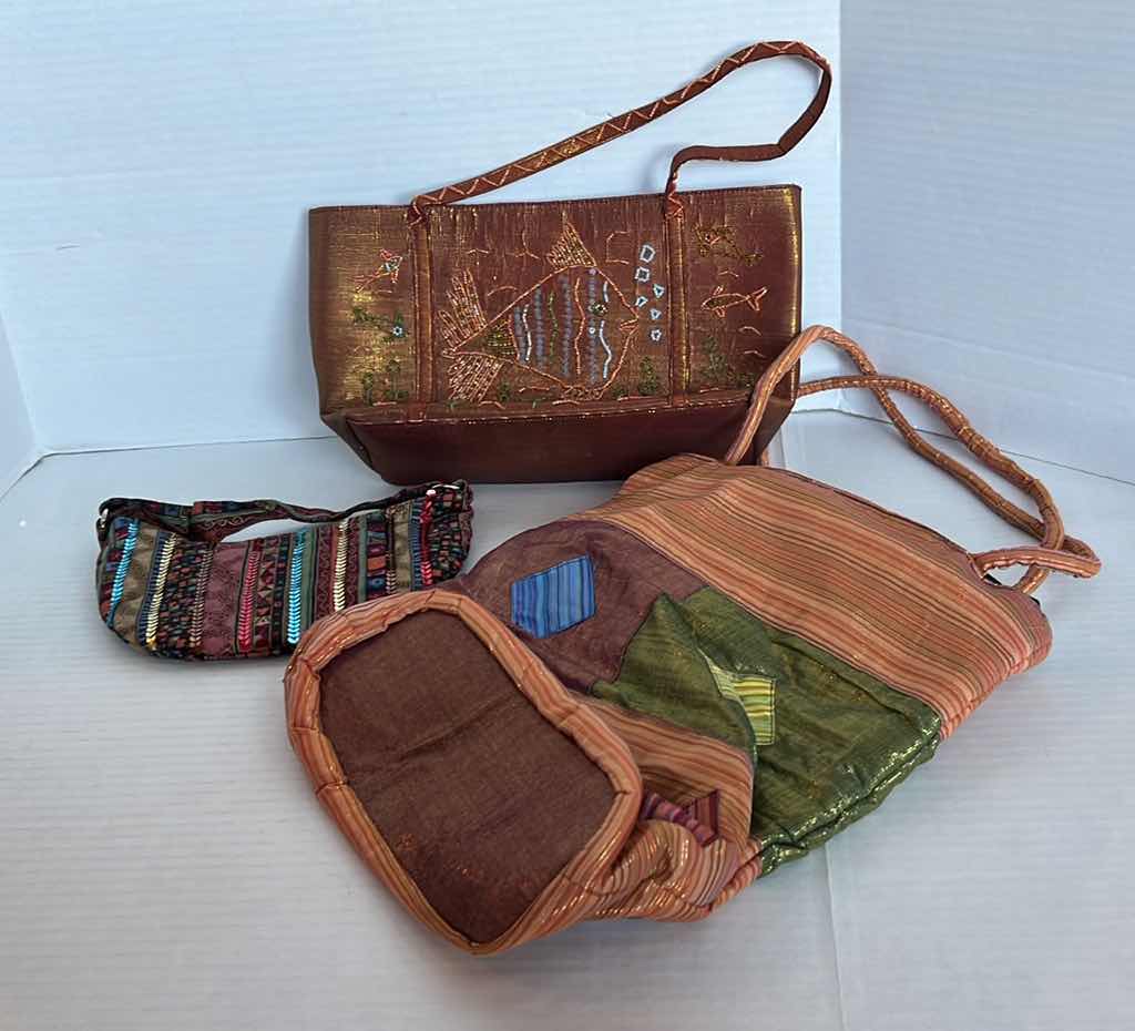 Photo 1 of 3 - ASSORTED PURSES - NATURAL FIBERS.