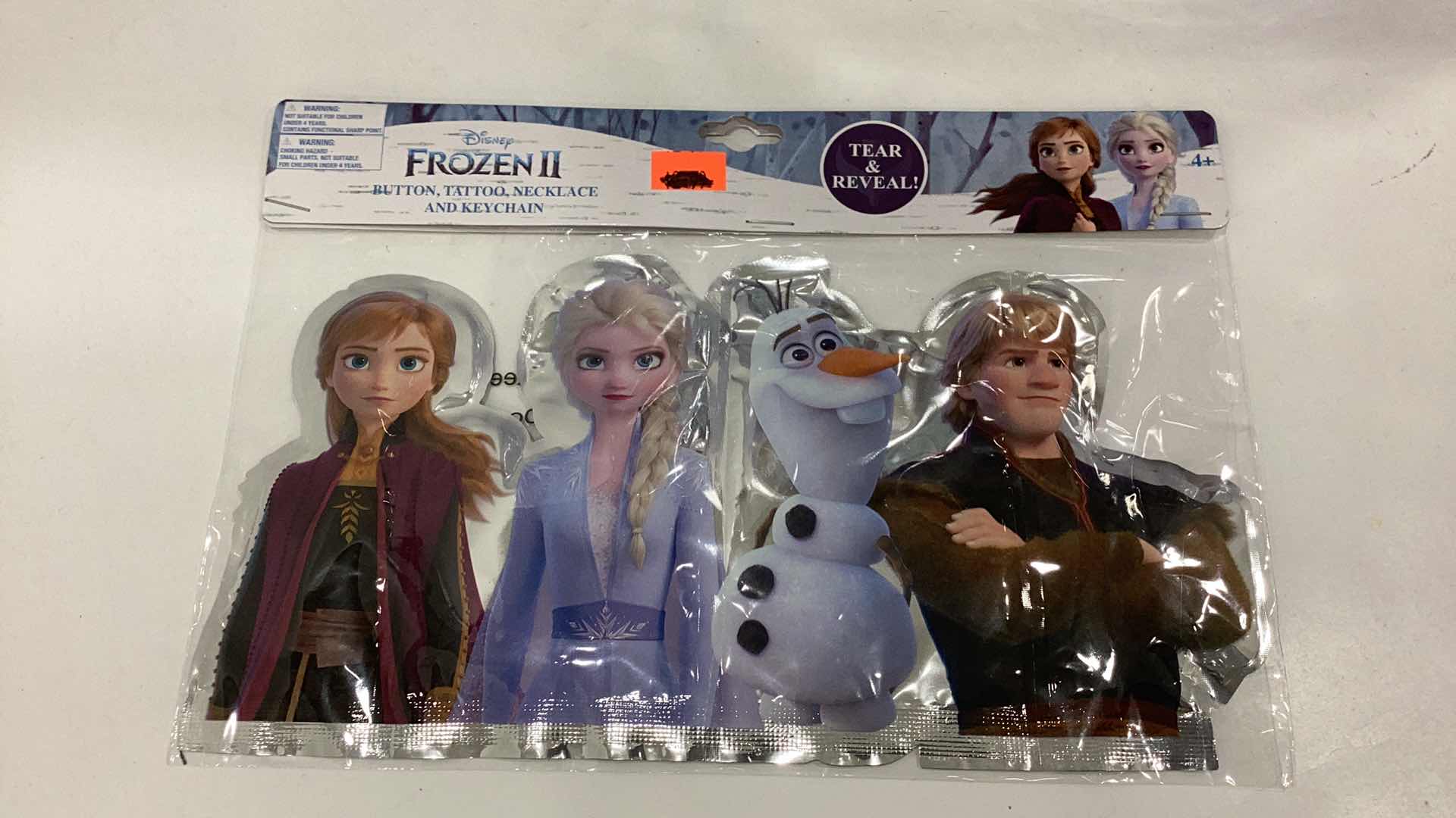 Photo 5 of 2 PC FROZEN ELSA KEYCHAINS AND GIRL FULL SIZE COMFORTER