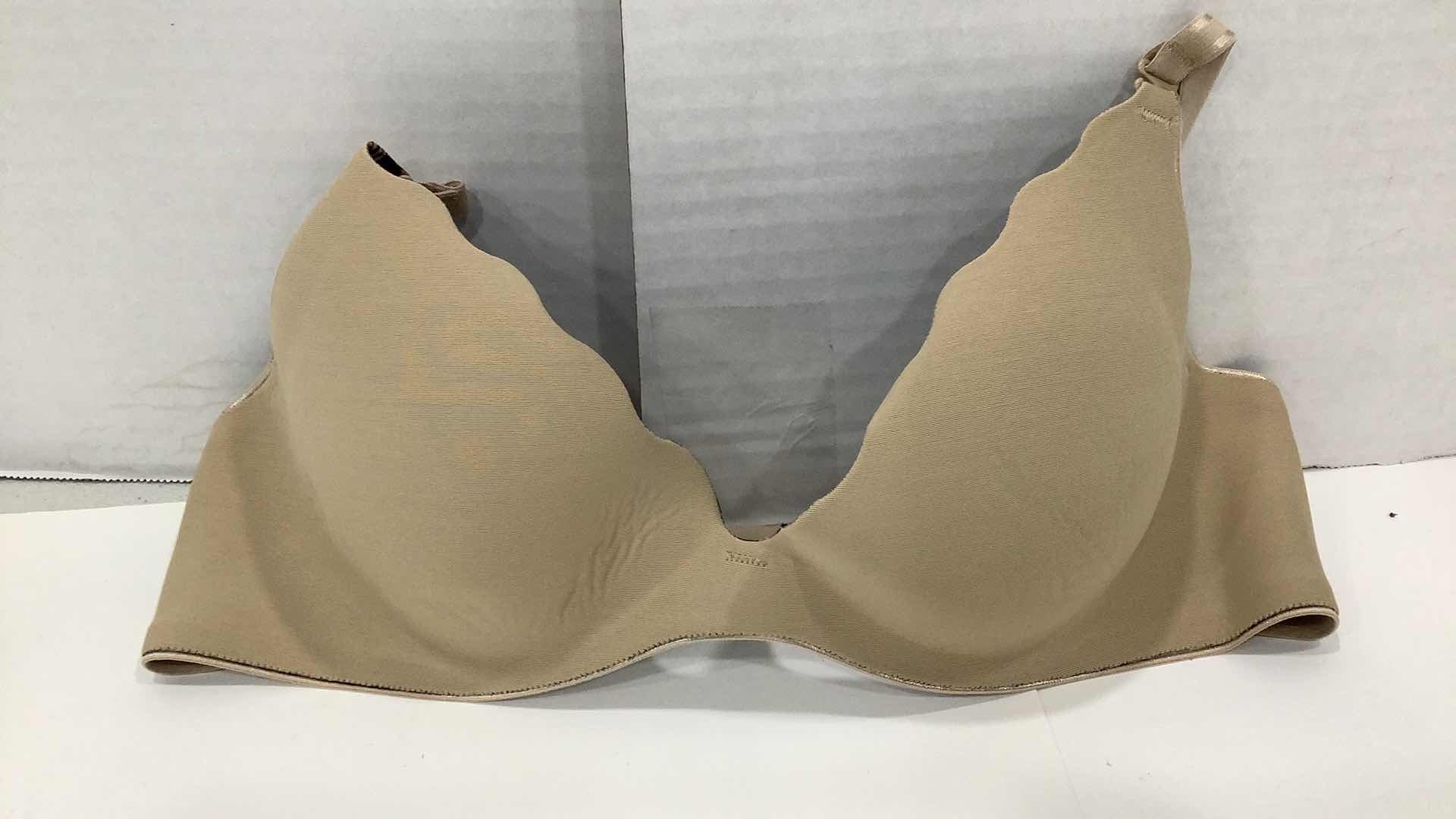 Photo 4 of 2 WOMEN BRA SIZE 34A and M