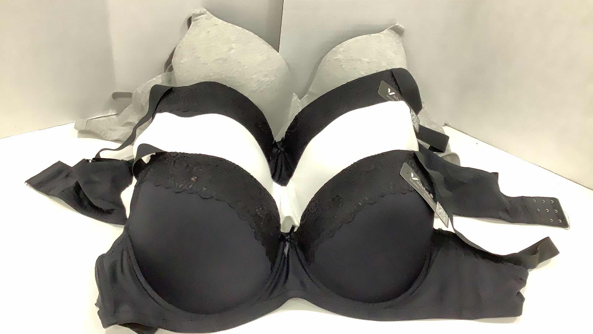 Photo 1 of 4 PCS WOMEN BRA SIZE 40DD