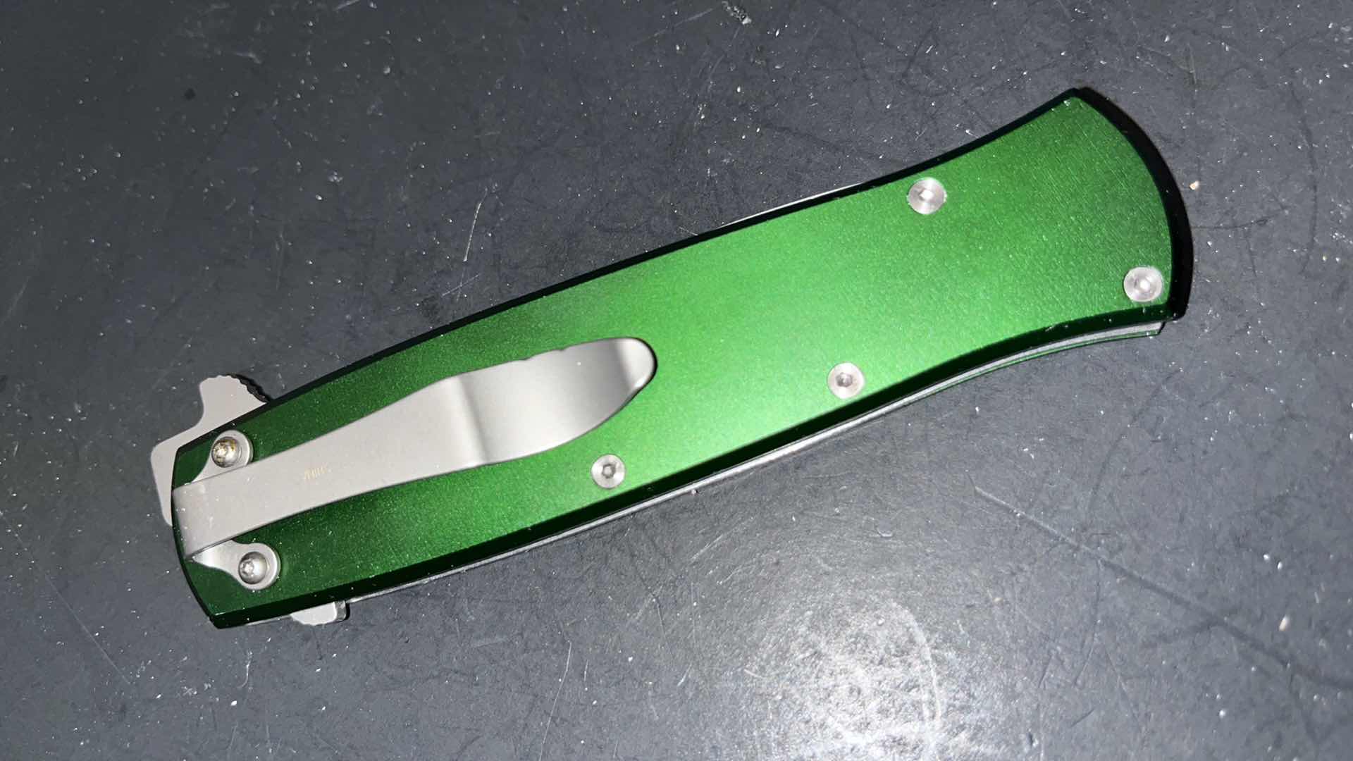 Photo 2 of KNIFE, SINGLE- SHARKFIN FOLDER