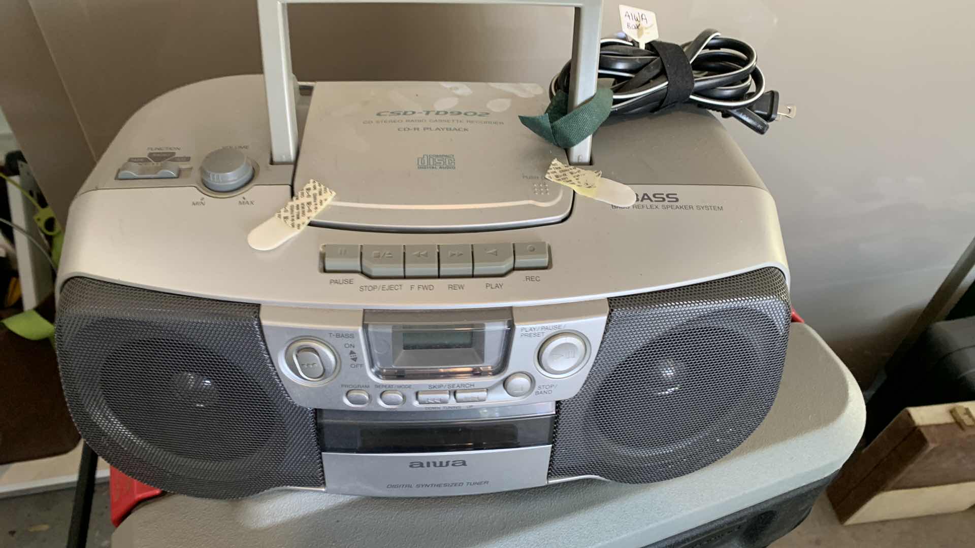 Photo 1 of AIWA CD/ CASSETTE PLAYER