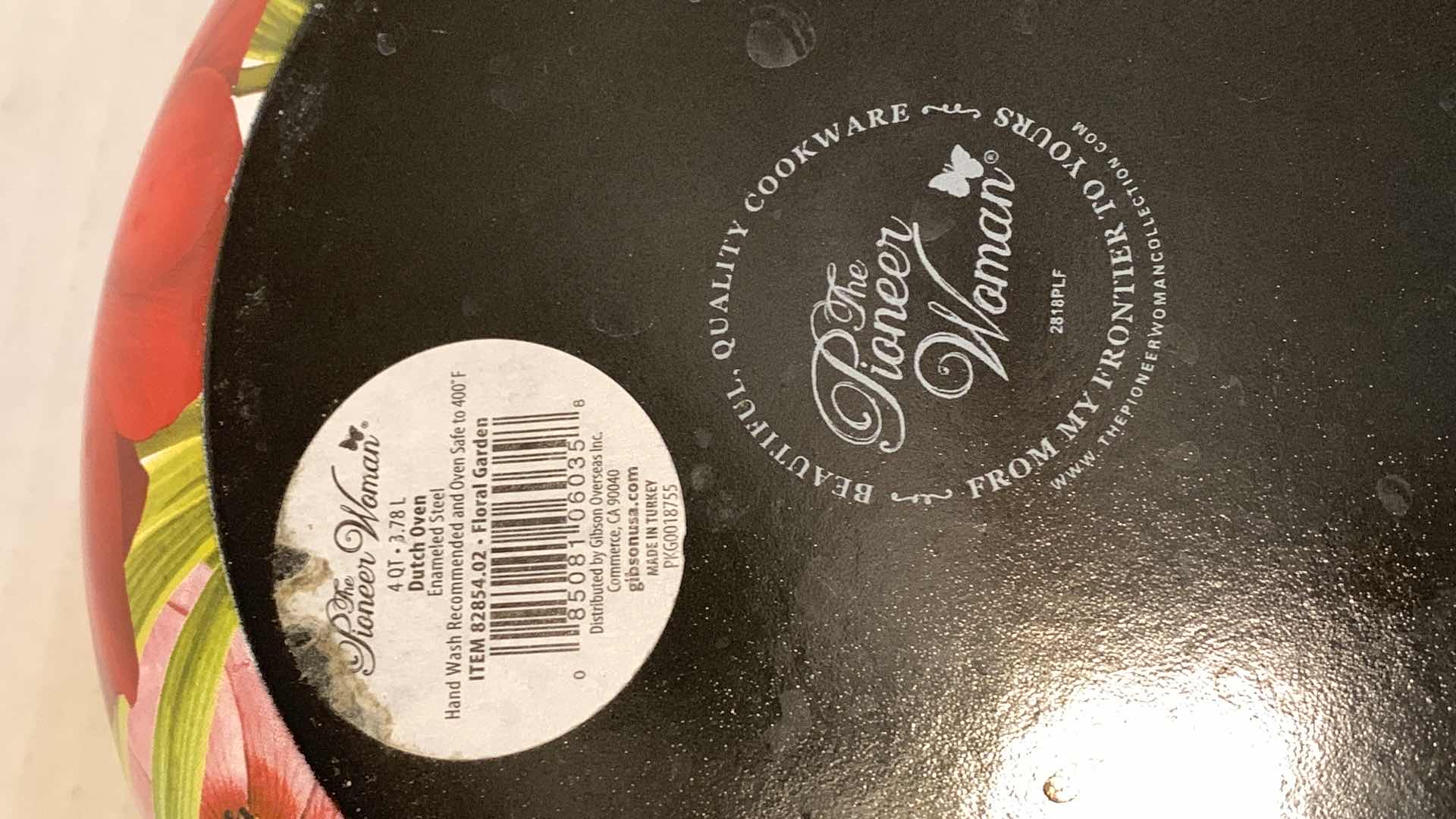 Photo 1 of THE PIONEER WOMAN FLORAL 4 QT DUTCH OVEN