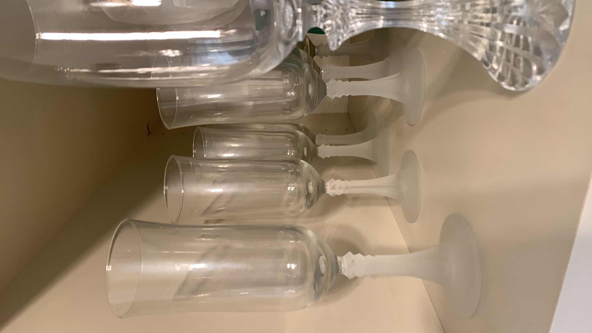 Photo 1 of CONTENTS OF SHELF GLASSWARE